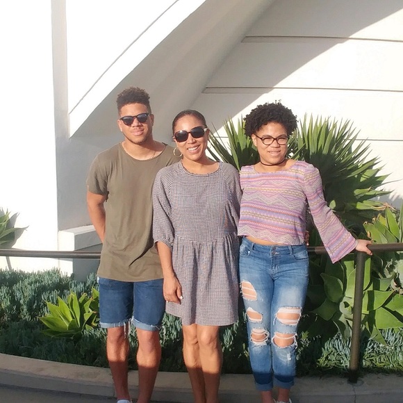 PLEASE READ!!💫@TRENDYBOUTIQUE💜Thanks xo 🚫TRADES - Picture 7 of 8